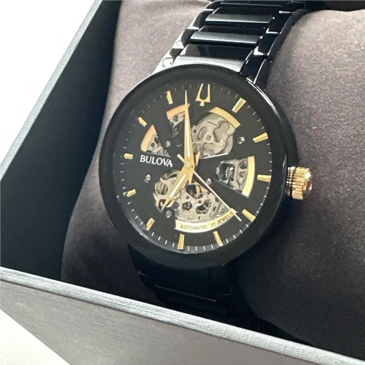 Bulova Modern Automatic Men`s Watch 98A203