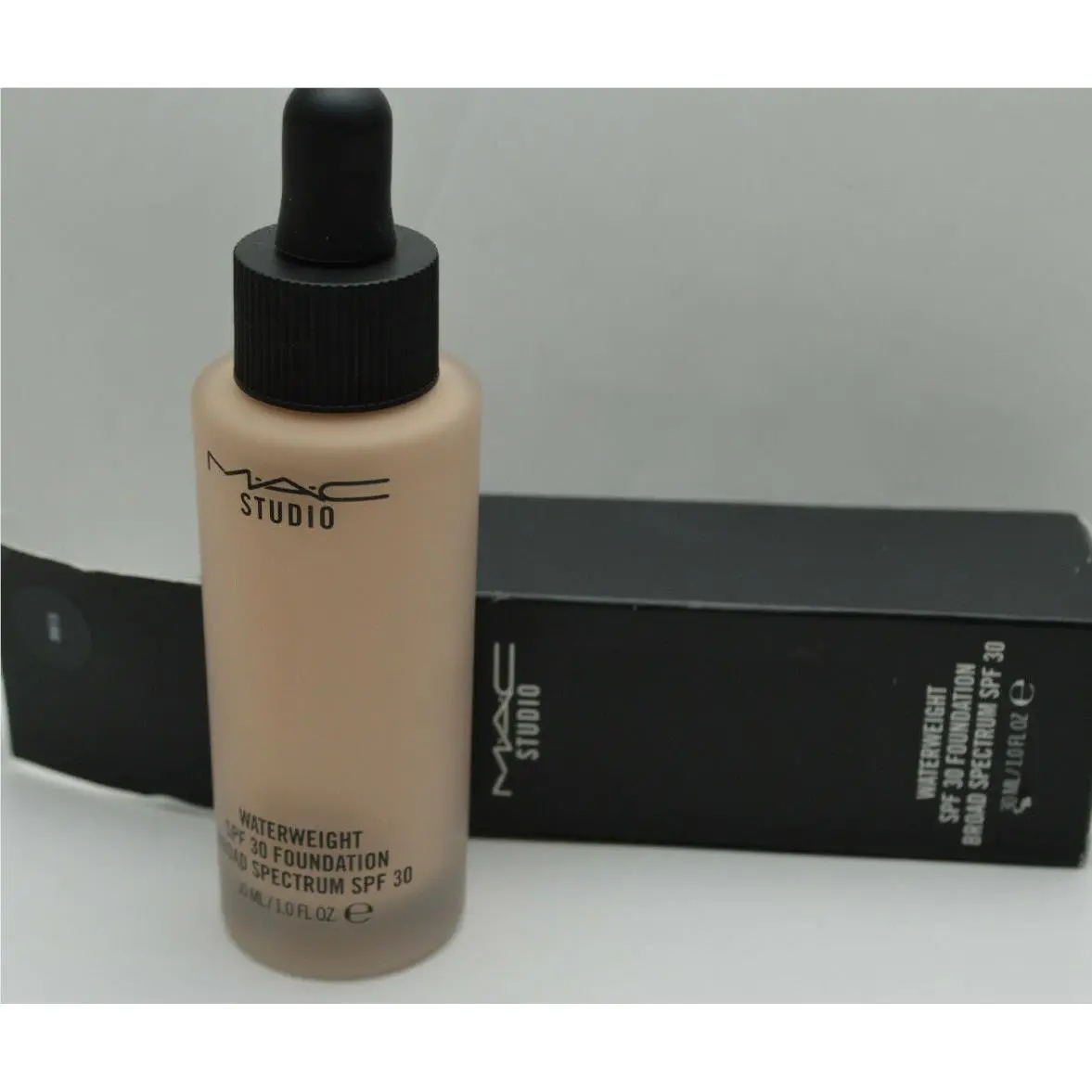 Mac Studio Waterweight Spf 30 Foundation 30ml. /1.0fl Oz. Choose NW15 by MAC Cosmetics