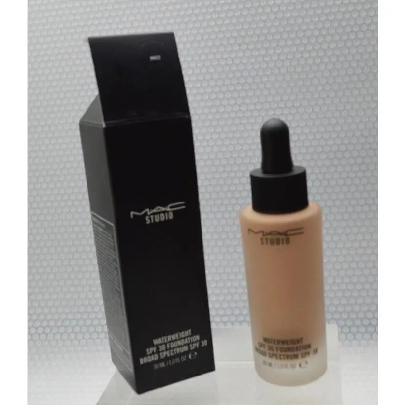 Mac Studio Waterweight Spf 30 Foundation 30ml. /1.0fl Oz. Choose NW22 by MAC Cosmetics