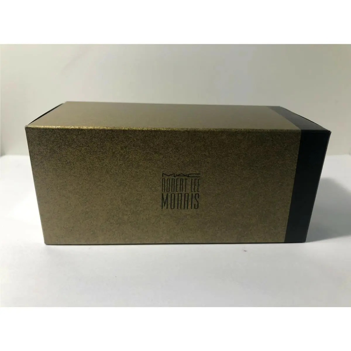 Mac Robert Lee Morris Pro Longwear Powder/pressed Dark 10g/0.35oz
