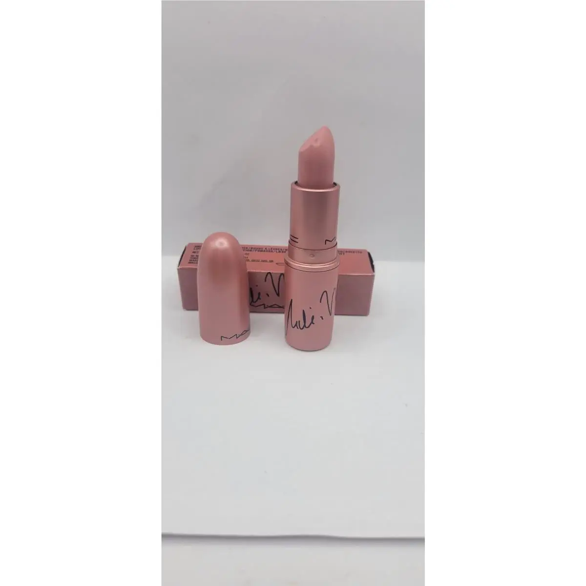 Mac Amplified Creme Lipstick Nicki Minaj in The Pinkprint - - Rare
