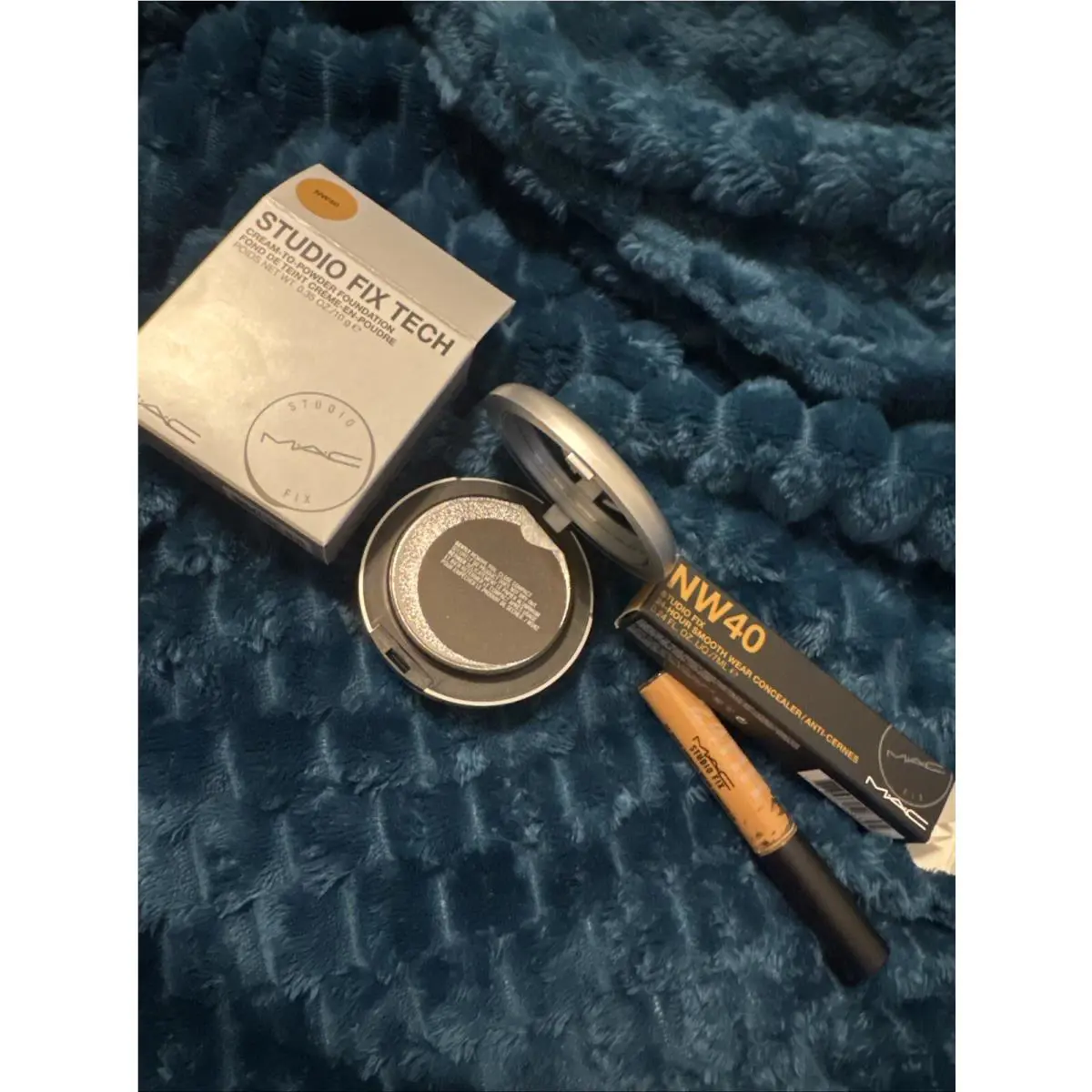Mac Foundation Studio Fix Tech Cream to Powder and Concealer X2 NW40 T12 by MAC Cosmetics