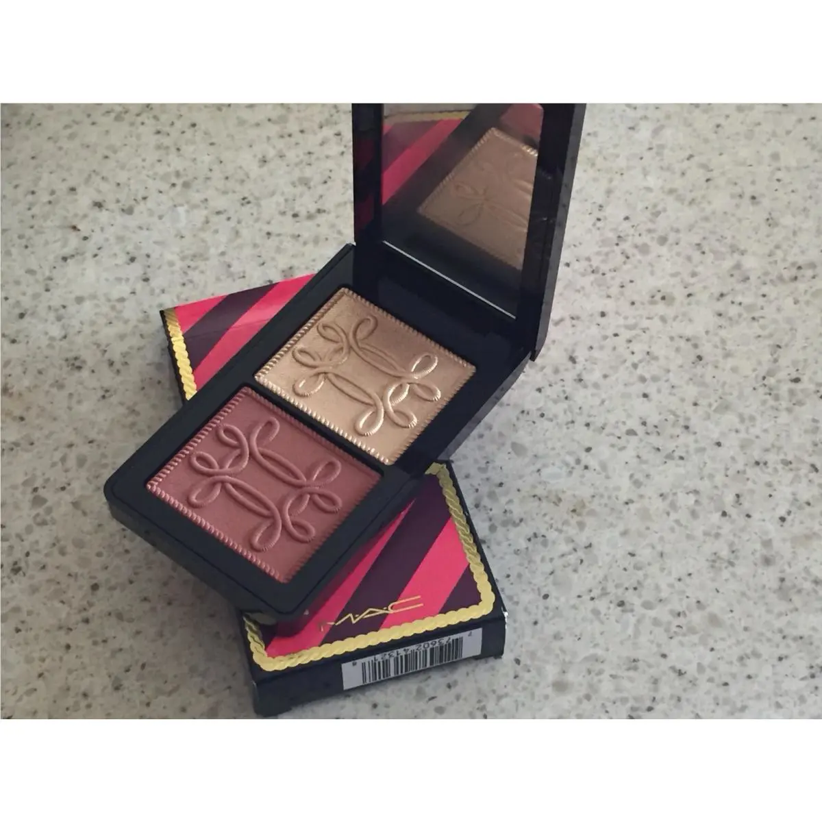 Mac Nutcracker Sweet Copper Face Compact Whisper of Gilt / Pleasure Model