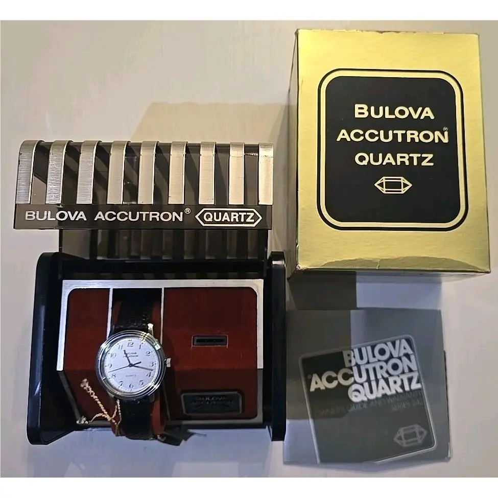 Nos Vintage 35mm 1977 Bulova Linen Dial Men`s Quartz Watch Stainless Steel