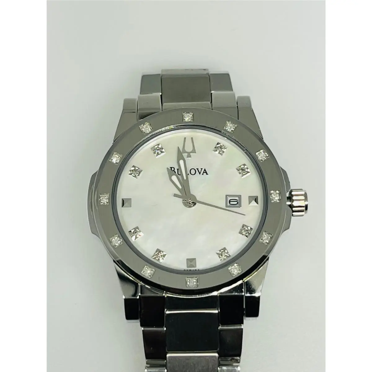 Ladies Bulova 96R124 20 Diamond Mother Of Pearl Dial Bracelet Watch