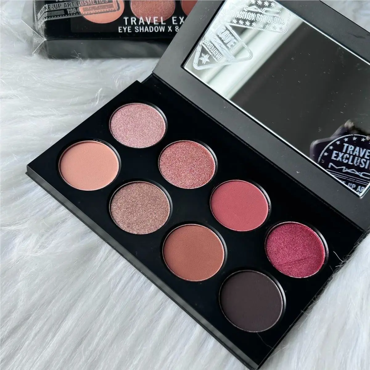 Mac Travel Exclusive Eye Shadow Palette x 8 18K Rose Gold Full Size