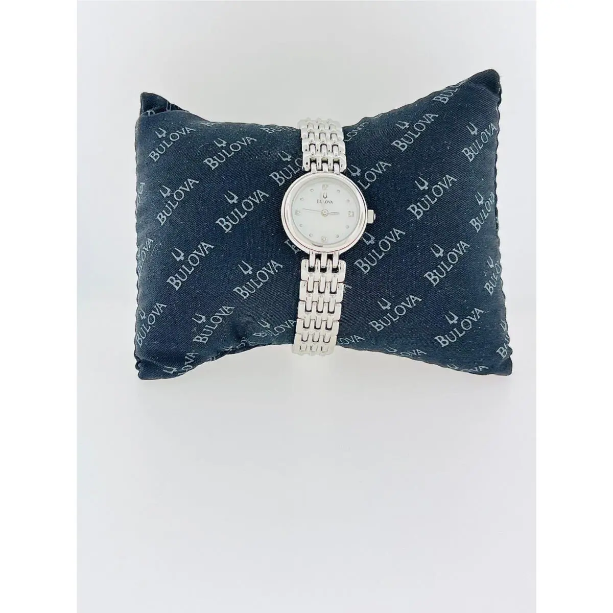 Classic Ladies Bulova Diamond Watch with Mother Of Pearl Dial 96P122