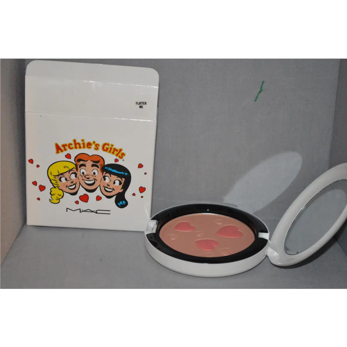 Mac Archie`s Girls Pearlmatte Face Powder Flatter Me 0.35oz Boxed