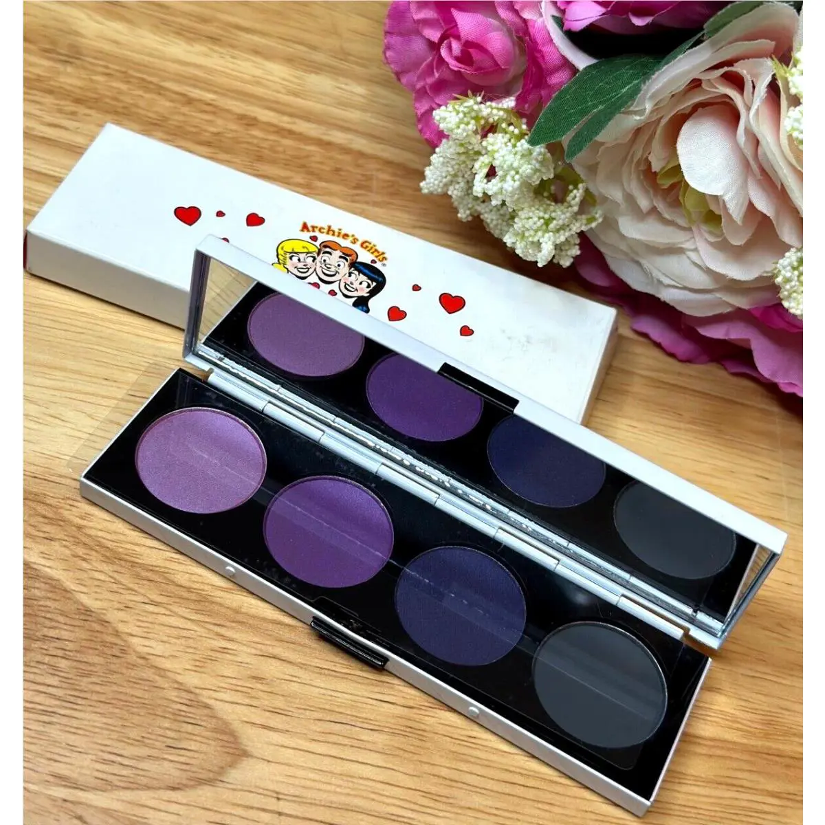 Mac Archie`s Girls Limited Edition Eye Shadow Palette Spoiled Rich