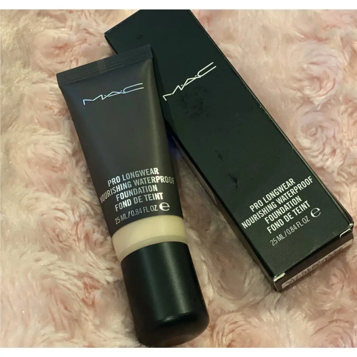 Mac Pro Longwear Waterproof Foundation .84 Oz. NW13