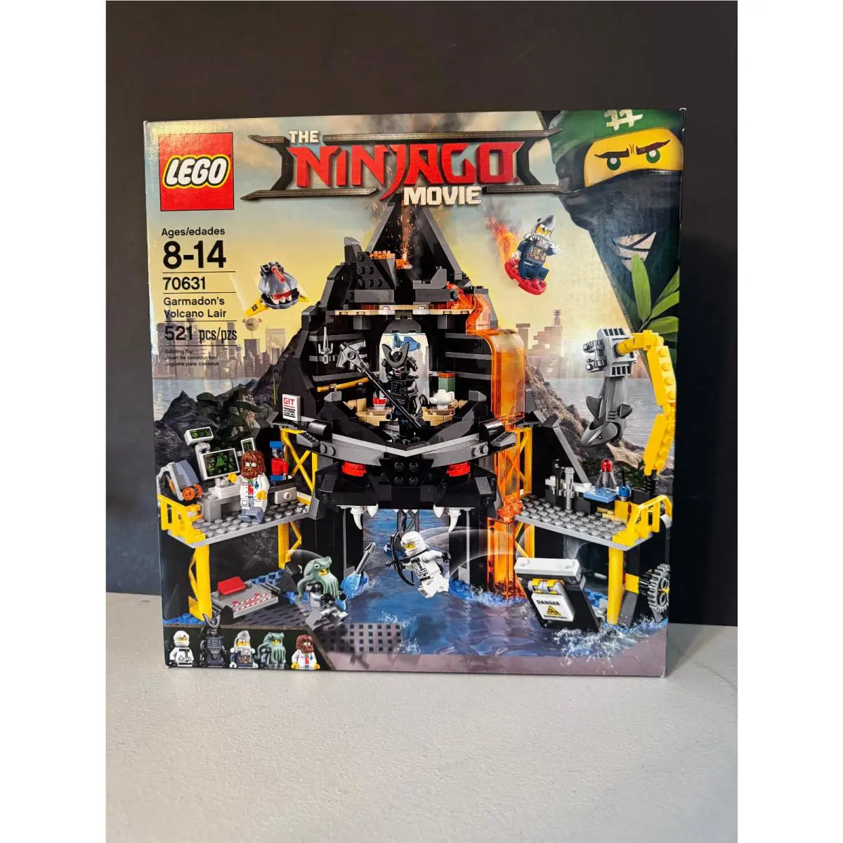 Retired Lego Ninjago Movie- 70631 Garmadon`s Volcano Lair Band - Box