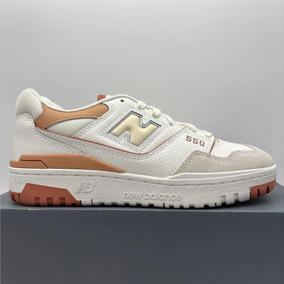New Balance 550 Au Lait White Tan Athletic Shoes US Size 8.5 Women`s BBW550WA