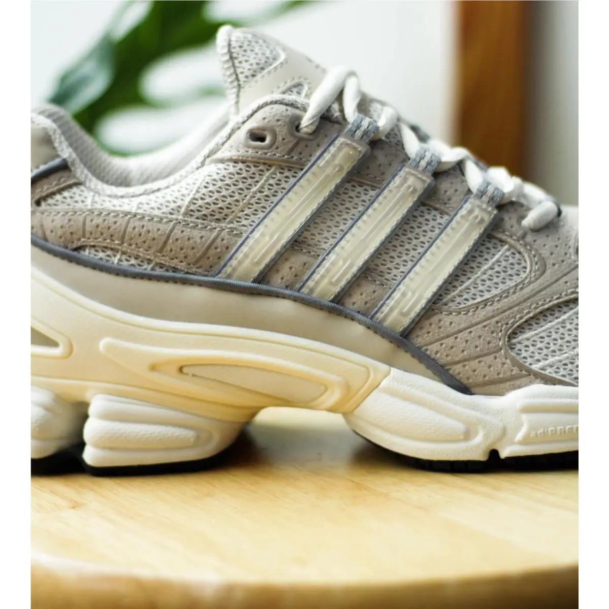 Adidas shoes - adidas Ozweego - Ozweego - Grey 0