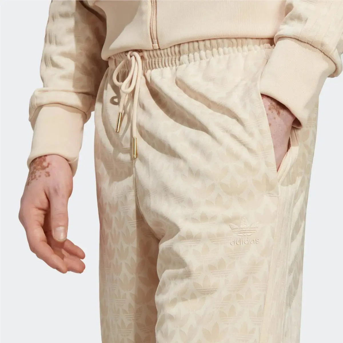 Adidas clothing - HZ4154 HZ4156 - HZ4154 HZ4156 - Sand Strata 5