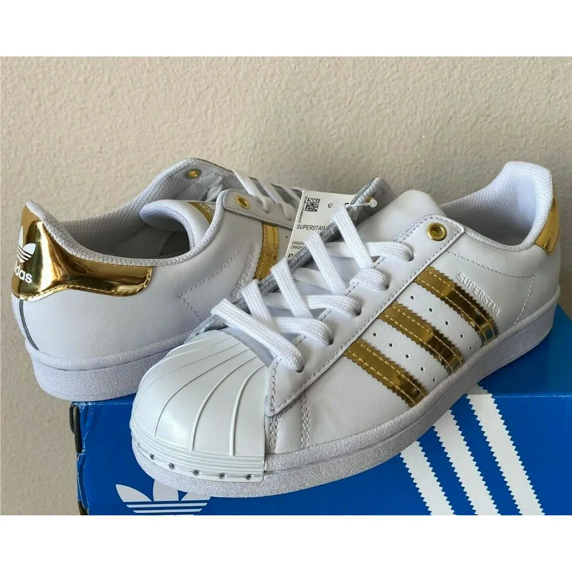 Adidas shoes - White/Goldmt 3