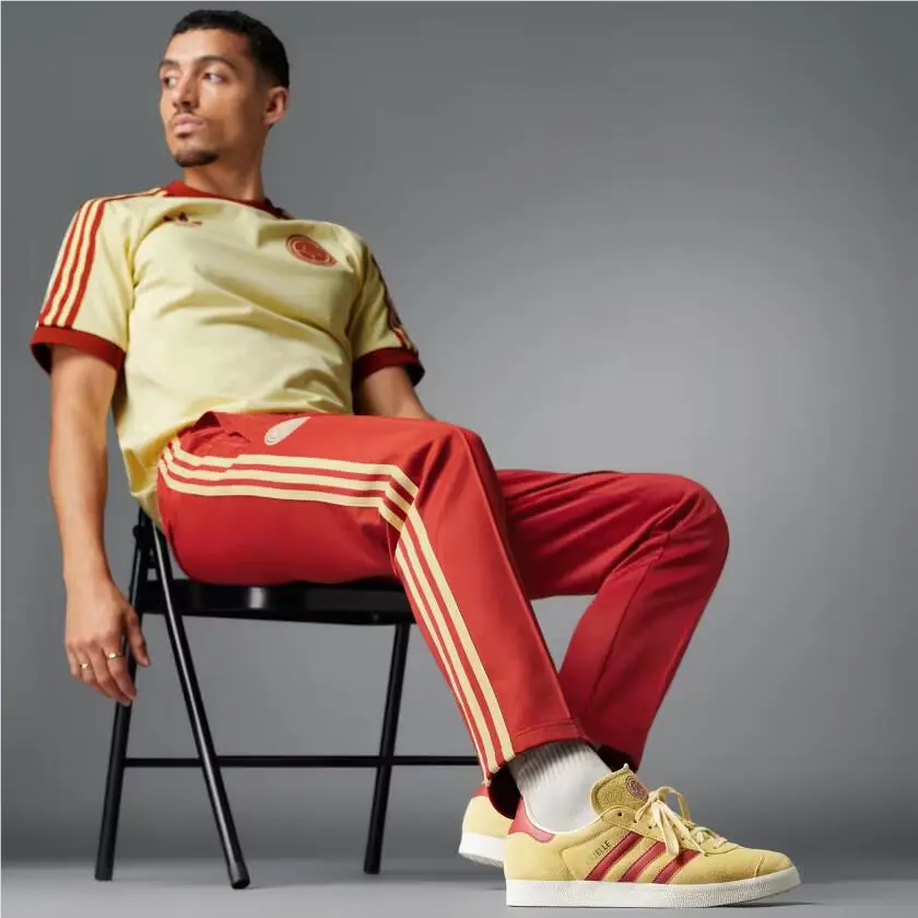 Adidas clothing - IU2186 IU2183 - IU2186 IU2183 - Almost Yellow / Tribe Orange 31