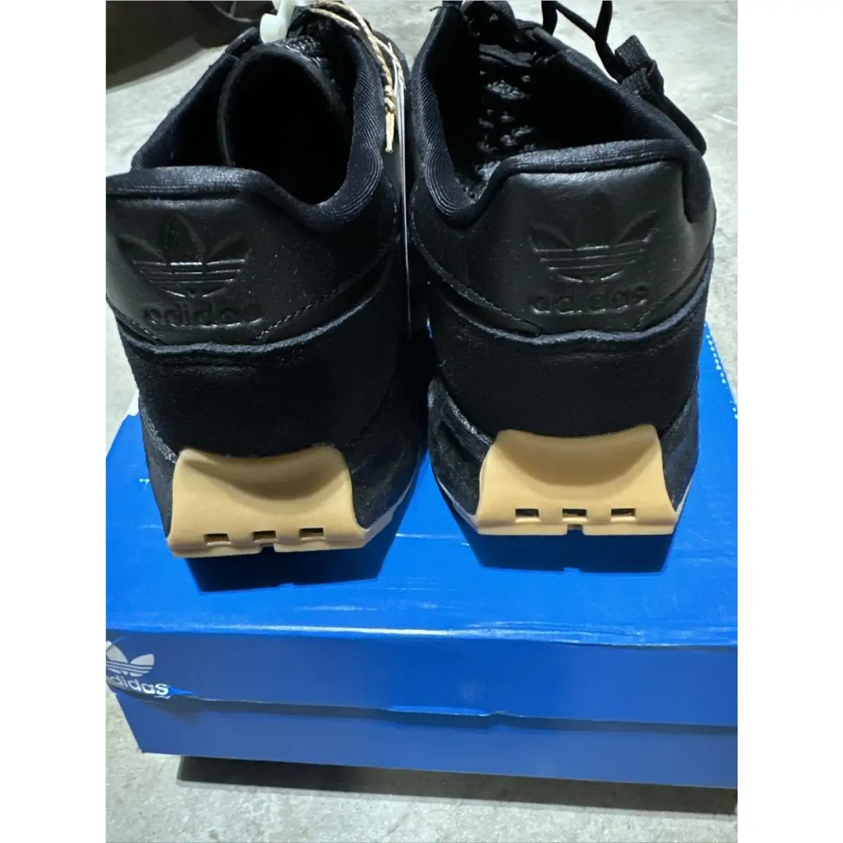 Adidas shoes - adidas Originals - Originals - HR1422 - Black 2