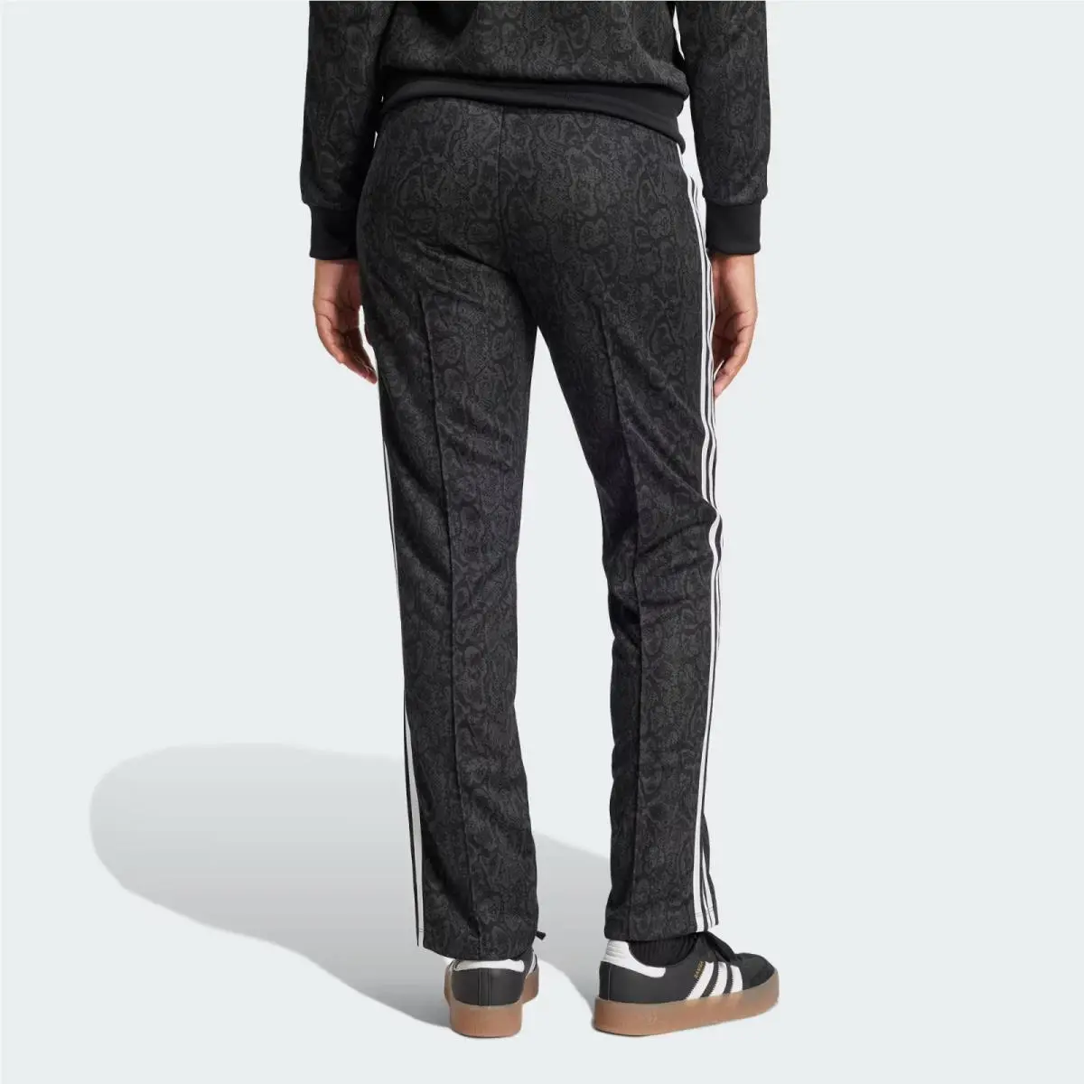 Adidas clothing - JI8404 JI8405 - JI8404 JI8405 - Black / Multicolor 18
