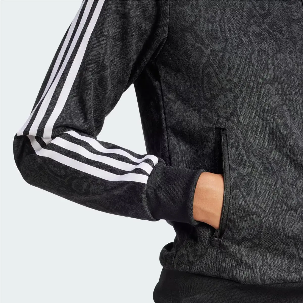 Adidas clothing - JI8404 JI8405 - JI8404 JI8405 - Black / Multicolor 22