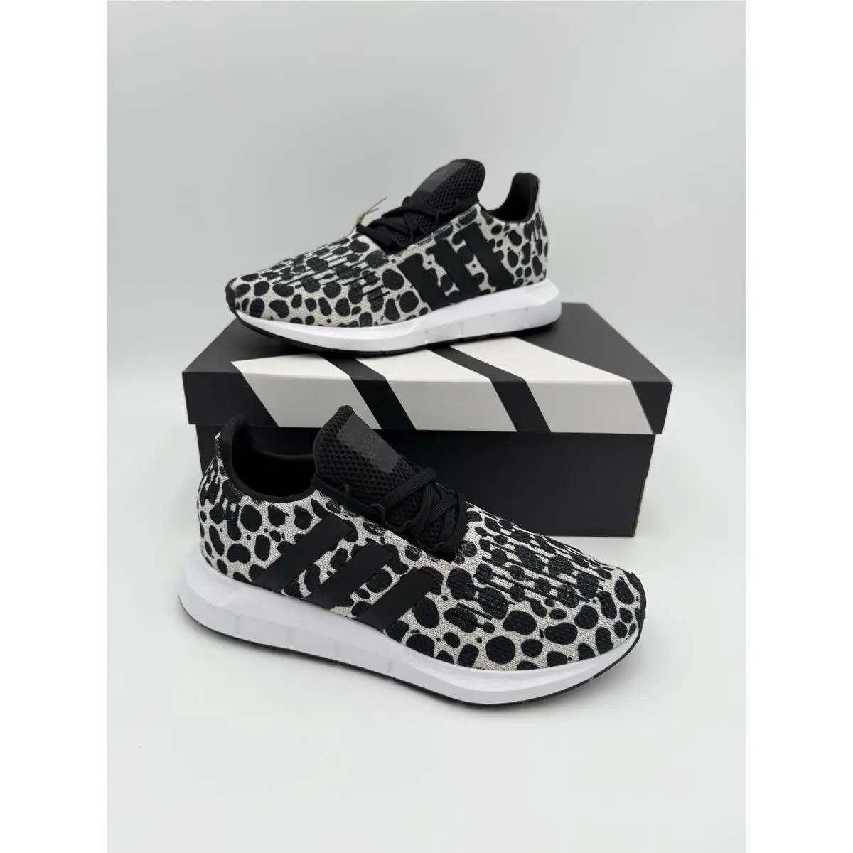Adidas shoes - adidas Swift Run - Swift Run - JR0634 - White 9