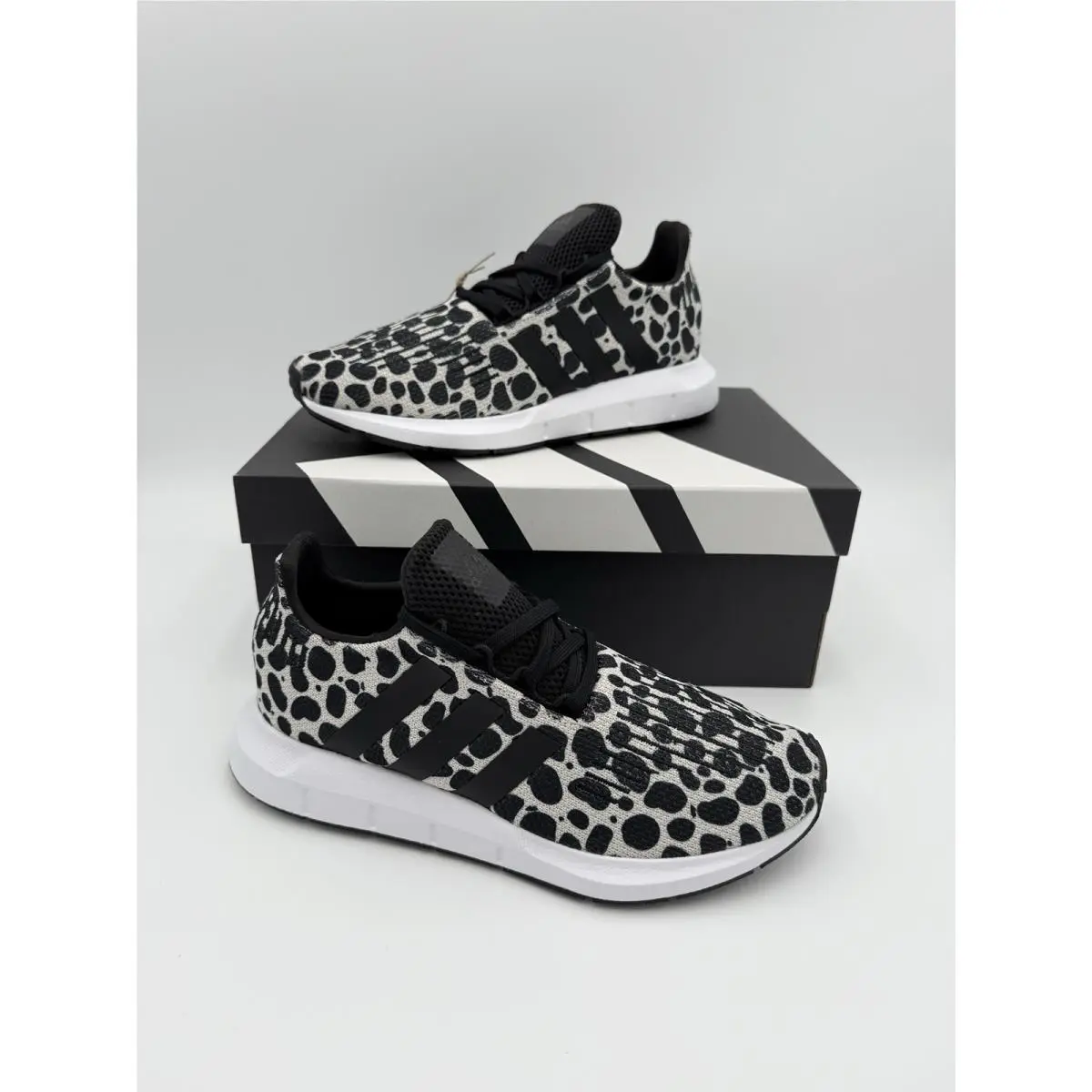 Adidas shoes - adidas Swift Run - Swift Run - JR0634 - White 21