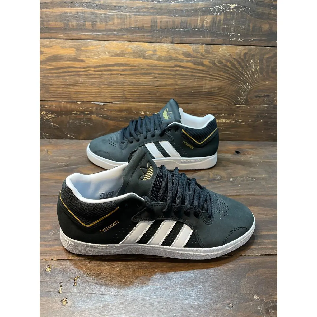 Adidas shoes - adidas Tyshawn - Tyshawn - HQ2011 - Black 16