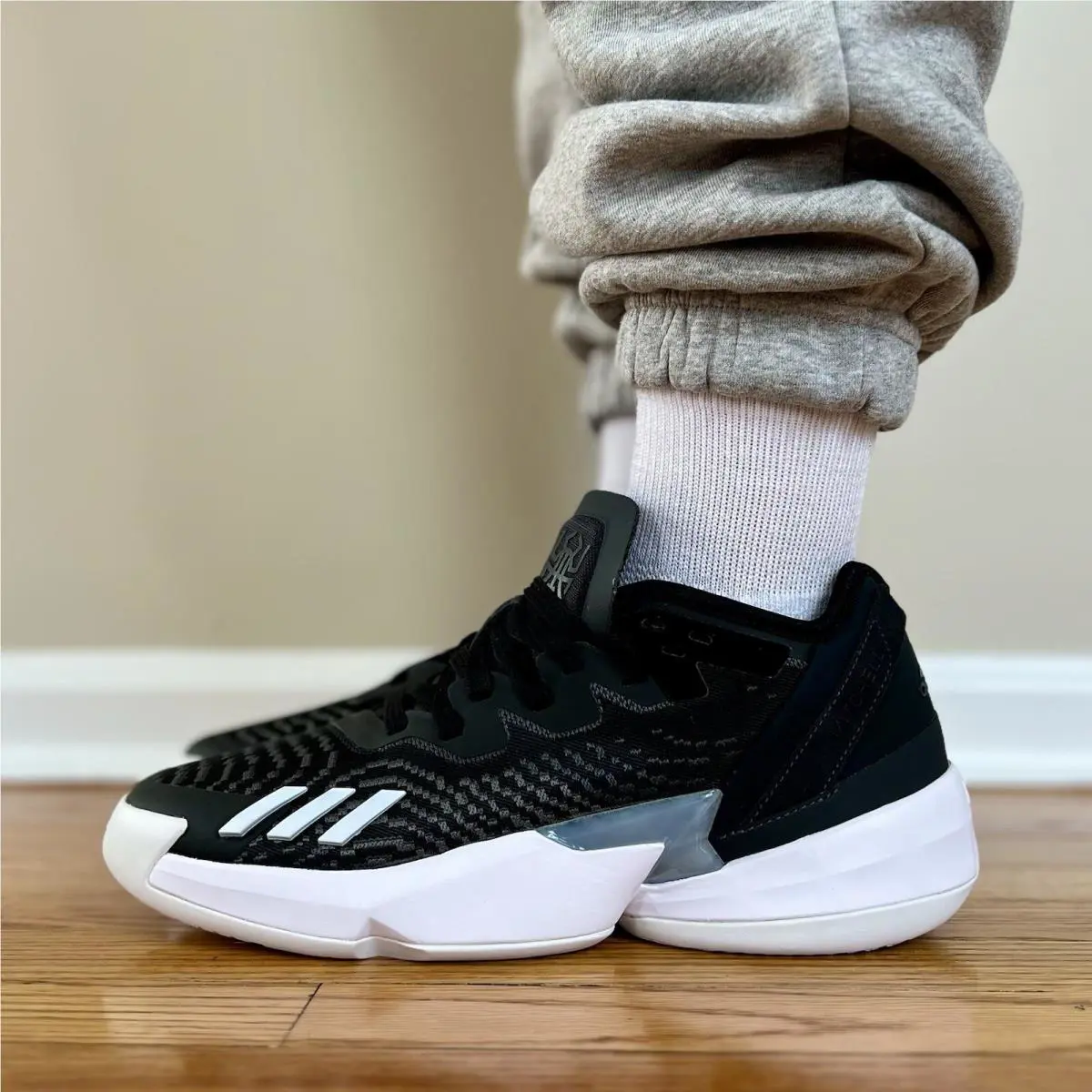 Adidas shoes - adidas D.O.N. Issue - Issue - Adidas DON Issue - Black 1
