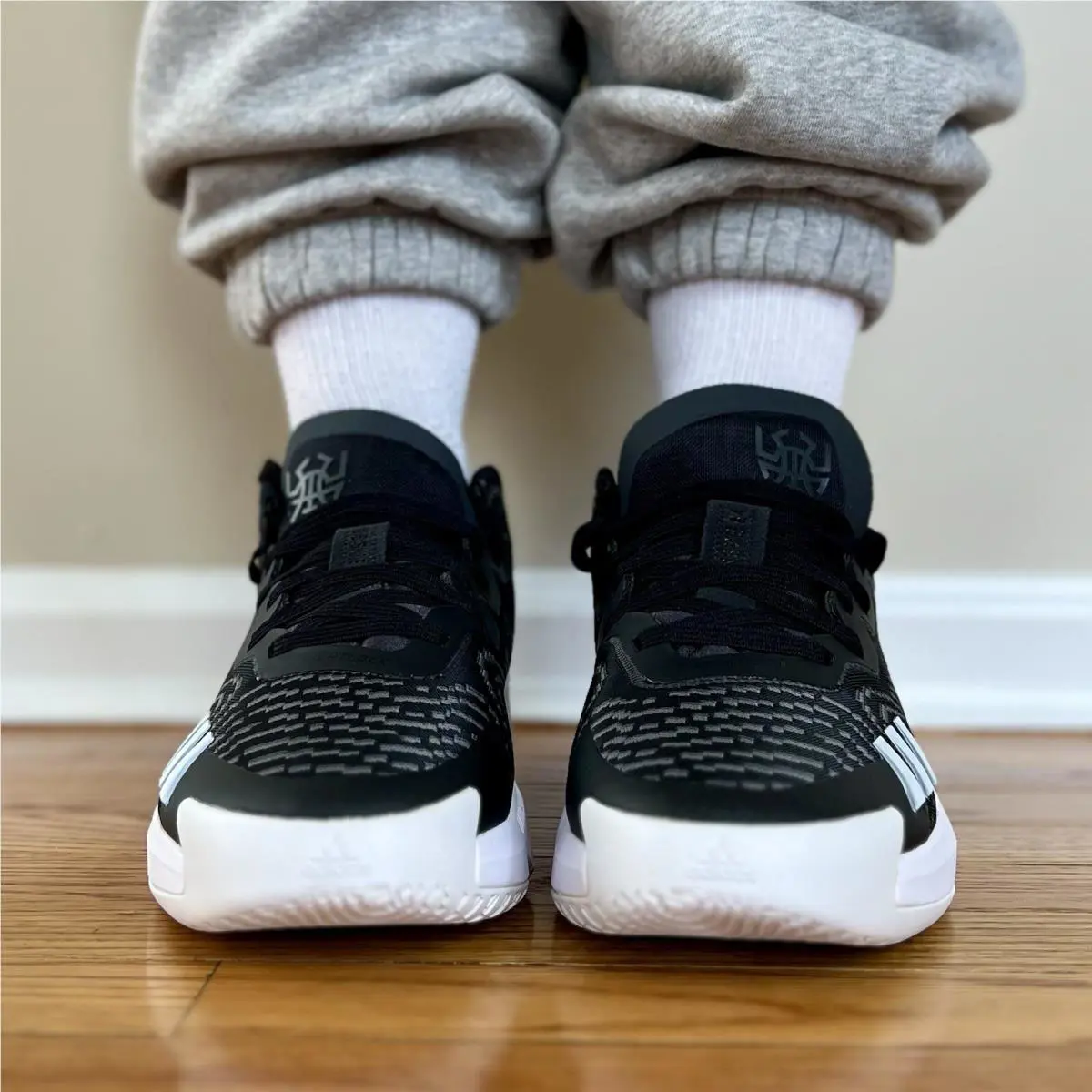 Adidas shoes - adidas D.O.N. Issue - Issue - Adidas DON Issue - Black 4