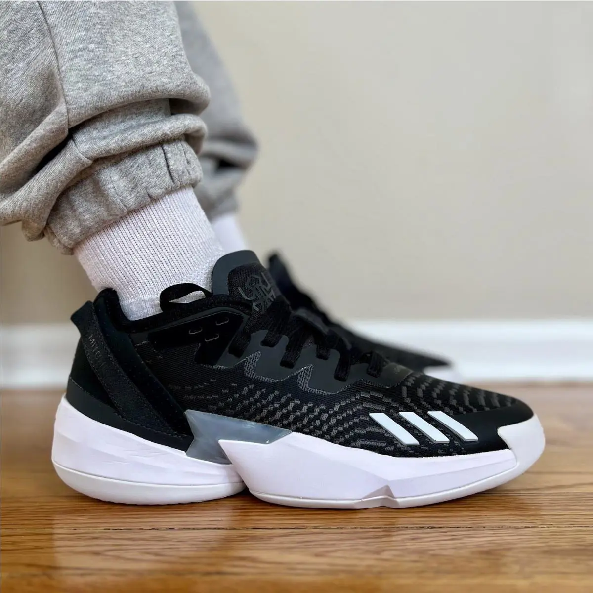 Adidas shoes - adidas D.O.N. Issue - Issue - Adidas DON Issue - Black 17