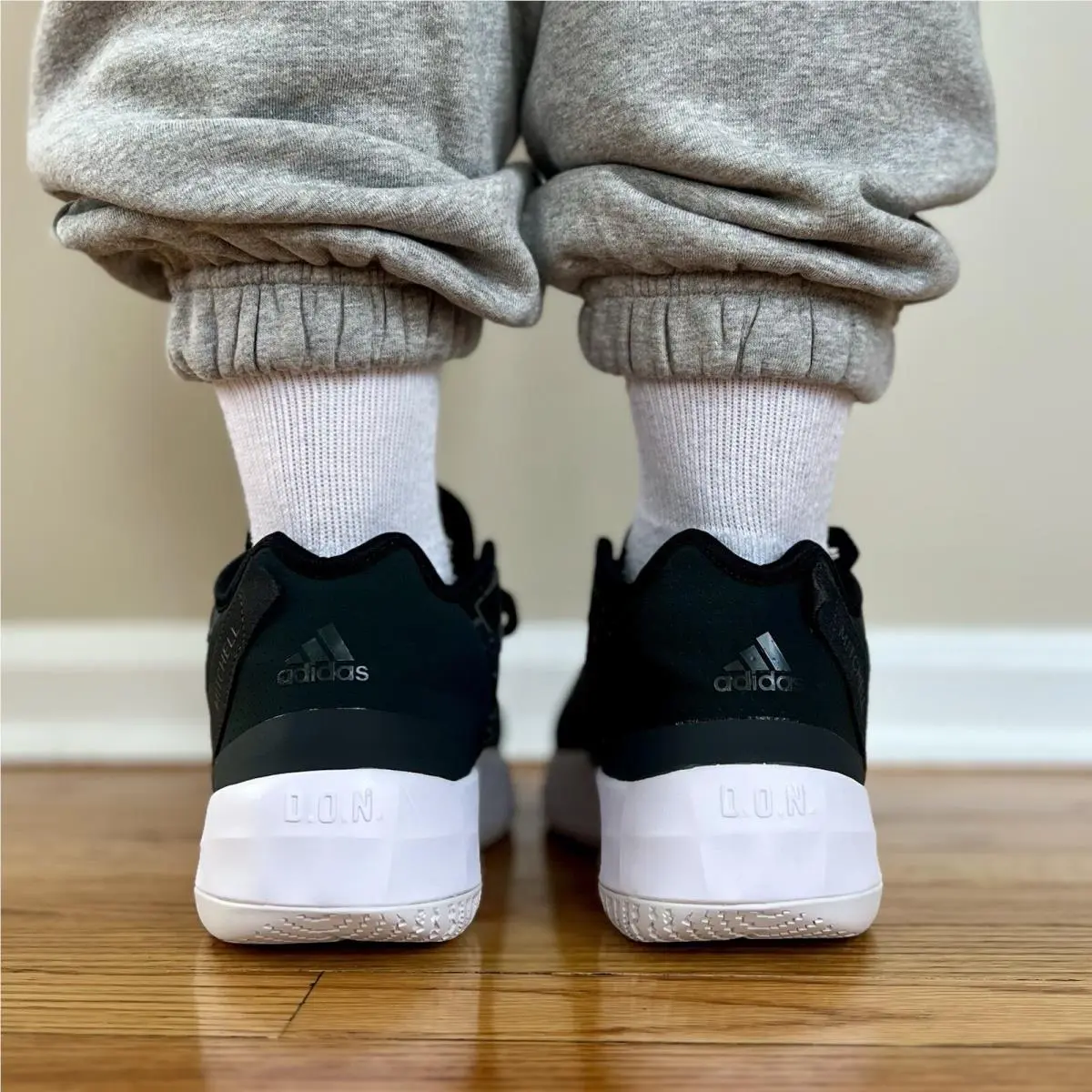 Adidas shoes - adidas D.O.N. Issue - Issue - Adidas DON Issue - Black 26