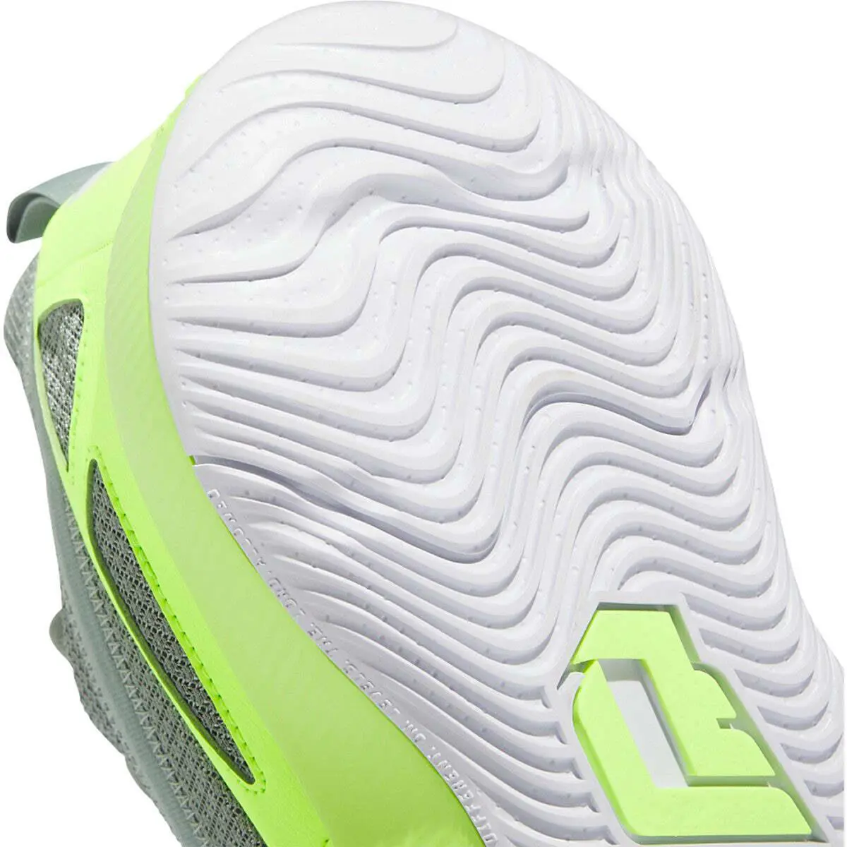 Adidas shoes - Luclem/Ftwwht/Silgrn 2