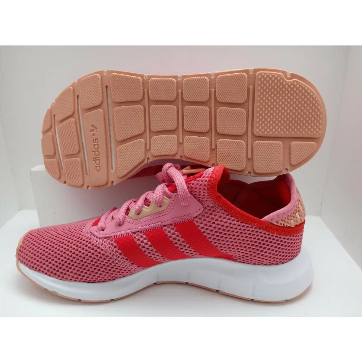 Adidas shoes - adidas Swift Run x j - Q47123 - ROSTON/AMBLUS/RED 0