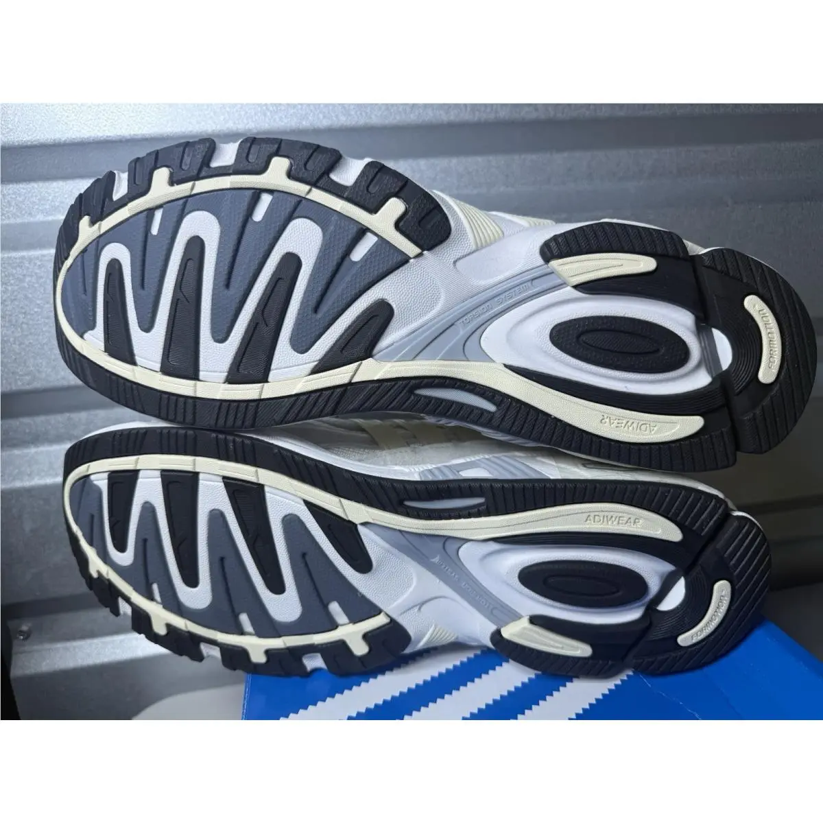 Adidas shoes - adidas Response CL - Response - GZ1562 - White 5