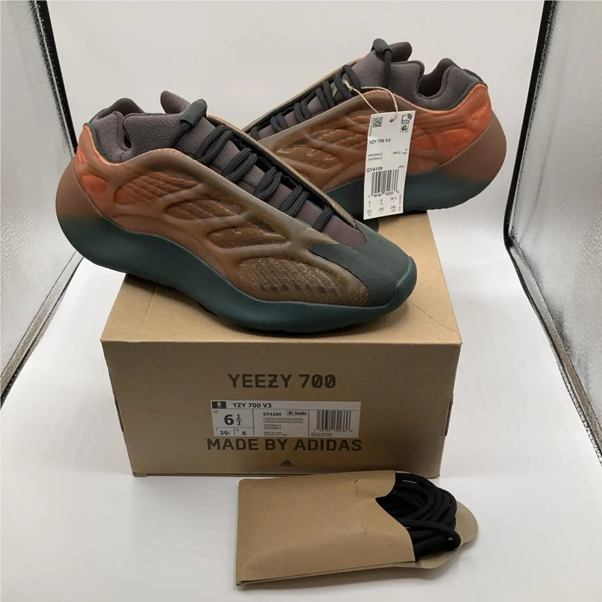 Men`s Adidas Yeezy 700 V3 Copper Fade GX4109 Size 6.5