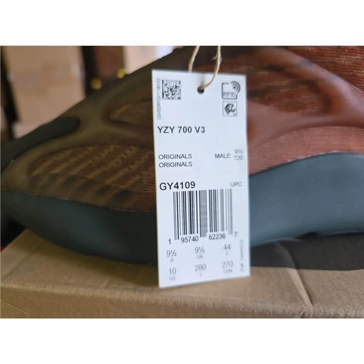 Adidas shoes - adidas Yeezy 700 V3 - Yeezy - GY4109 - Orange 3