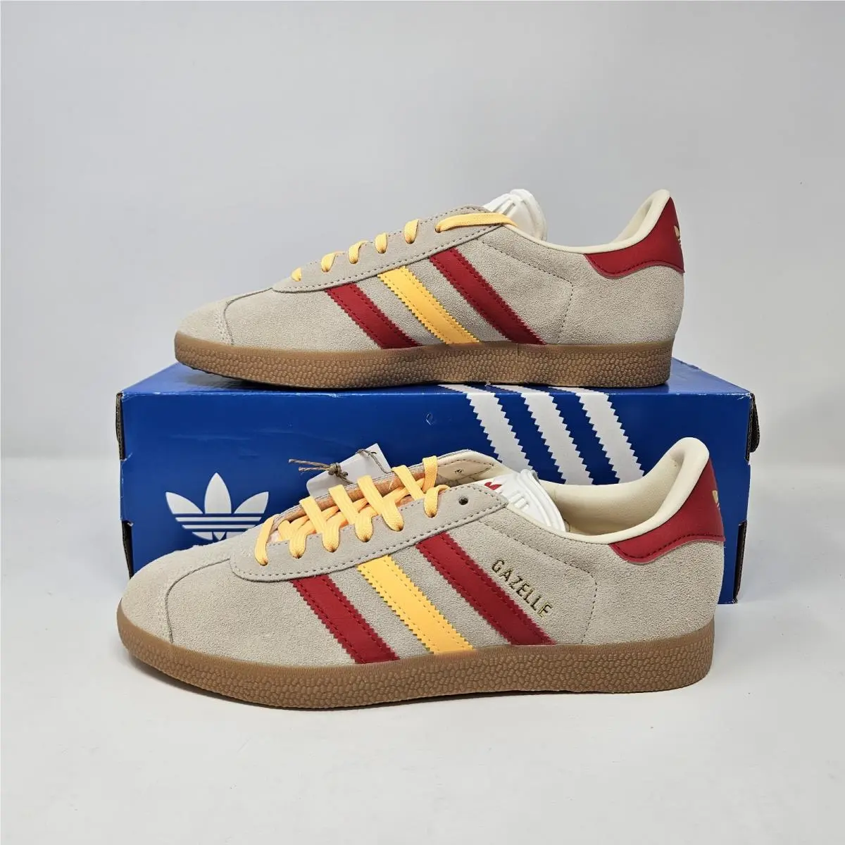 Adidas Gazelle `white Spark Scarlet` Sneakers / IE9125 / Women`s Size 10.5