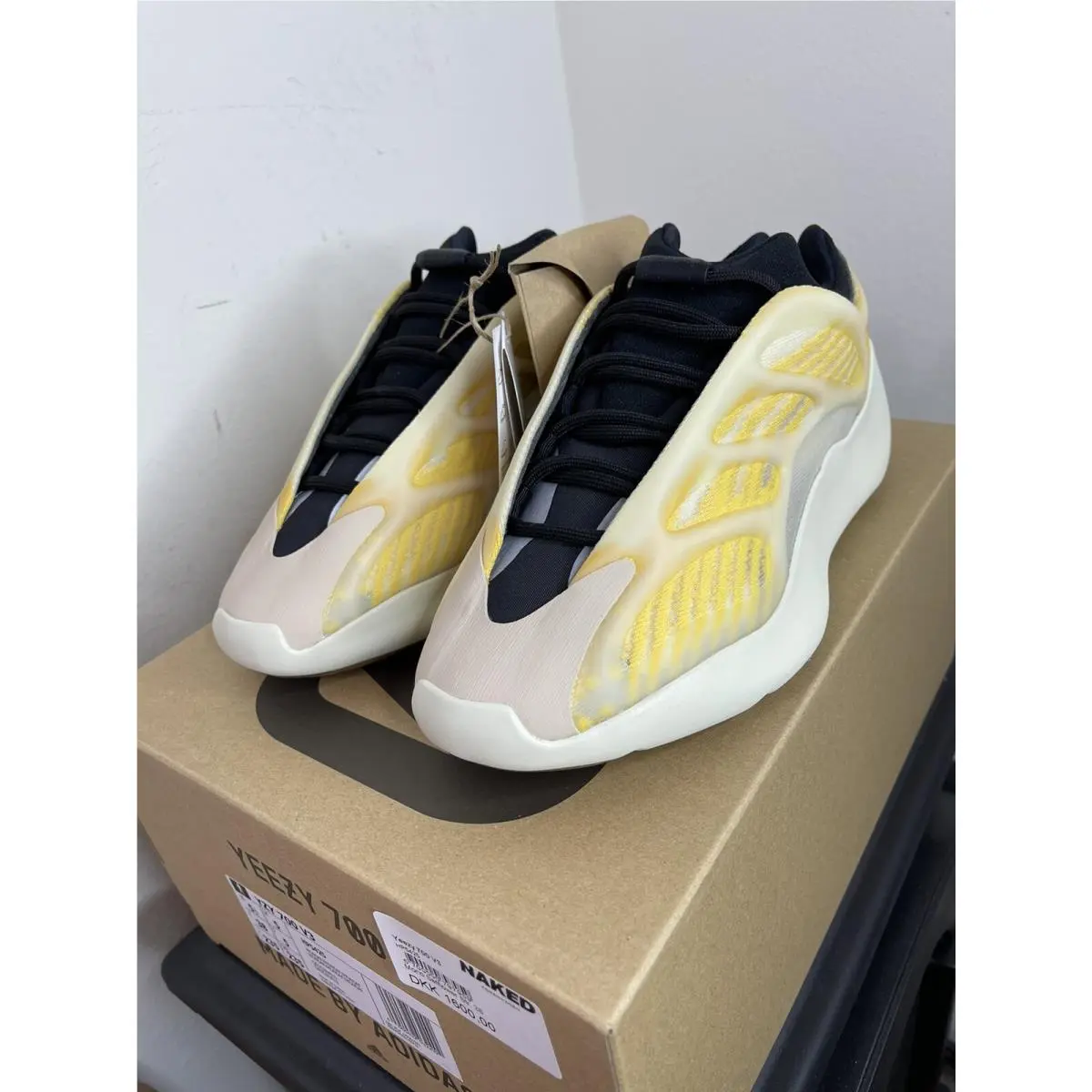 Size 5.5 Adidas Yeezy 700 V3 Mono Safflower 2022 Ships Same Day