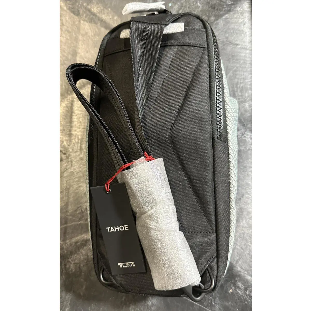 Tumi Tahoe Bozeman Sling Quality Travel Body Bag