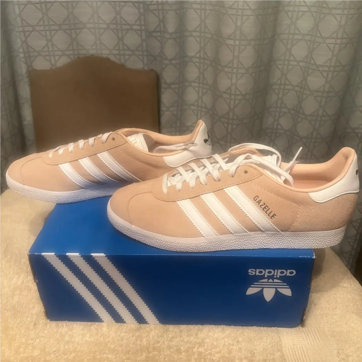 Adidas Originals Gazelle Shoes Women`s Size 9 Halo Blush White ID7006