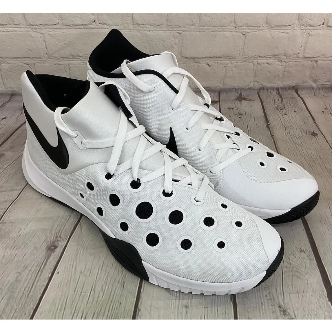 Nike shoes - Nike Zoom HyperQuickness - Zoom HyperQuickness - 749883 100 - White (UPC: 091201844784) 2