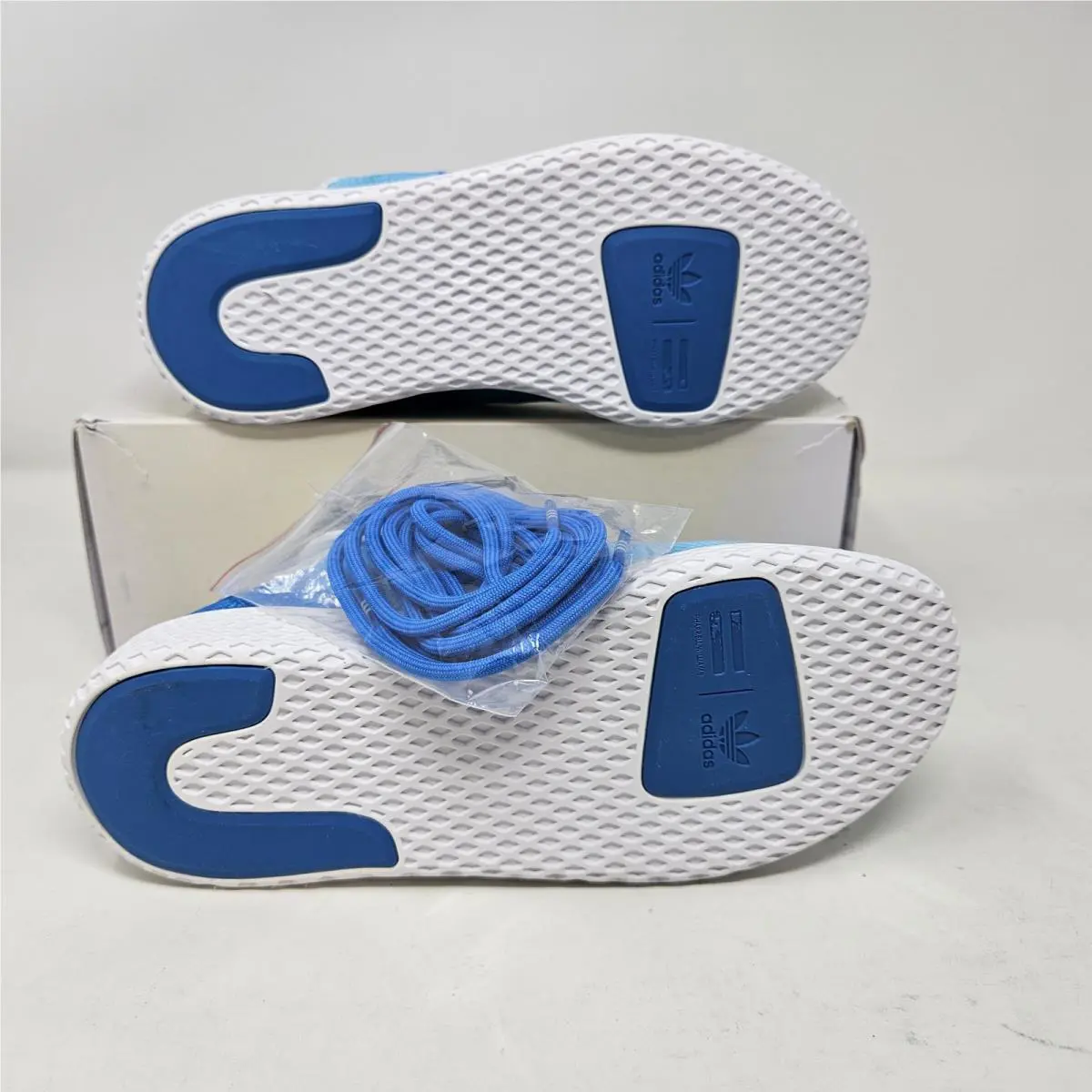 Adidas shoes - Pharrell Williams Hu - Pharrell Williams - CQ2300 - Blue 1