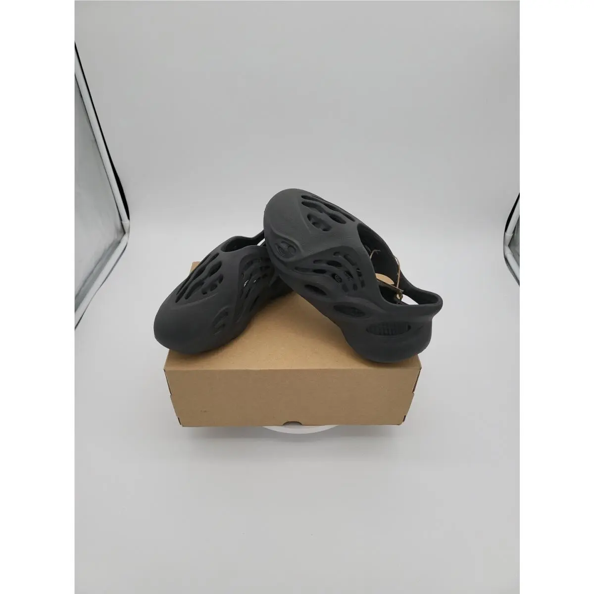Adidas Yeezy Rnnr Foam Runner Kids Size 13K ‘onyx/black’ HP5347 Kanye Ye