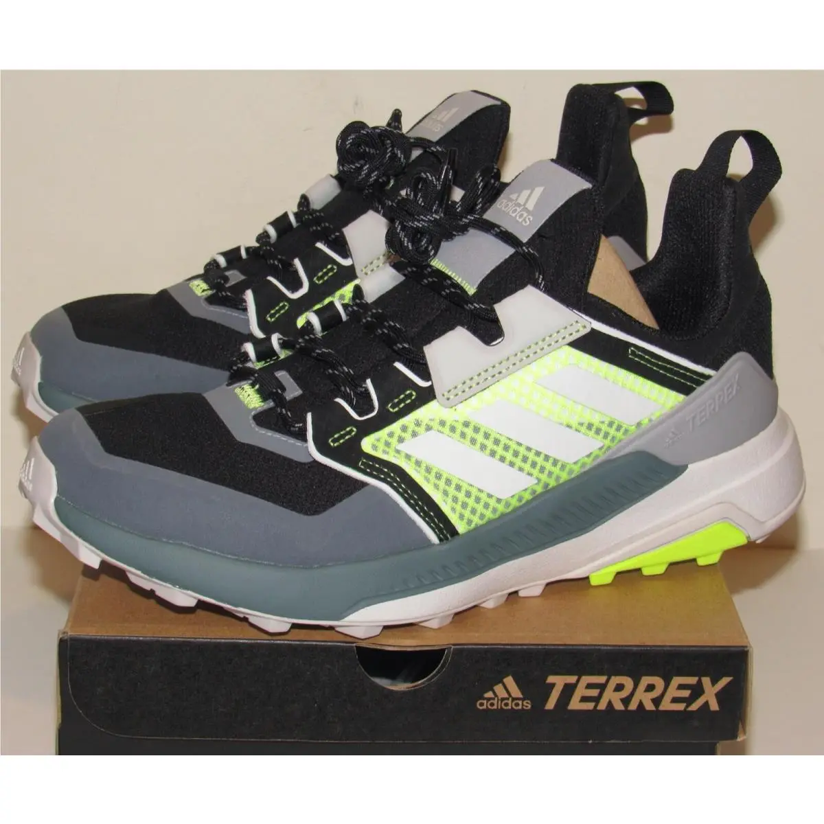 Adidas Terrex Trailmaker Mens 8 Hiking Shoes Sneakers Green Oxide FX4615