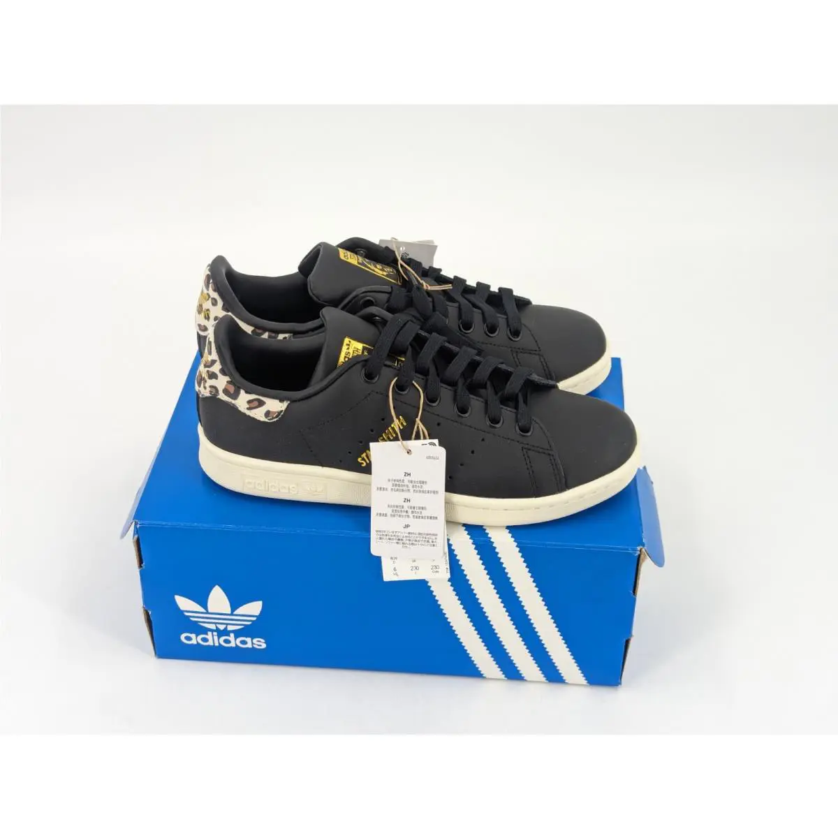 Adidas shoes - IE4633 001 - Black 1