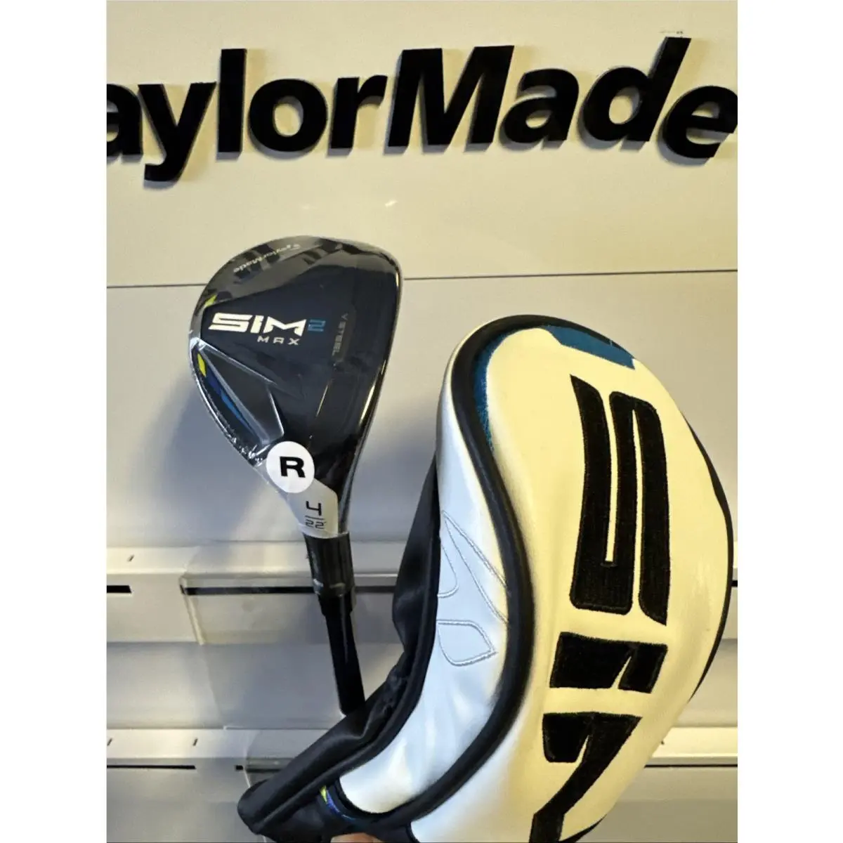 Taylormade Golf SIM2 Max Hybrid Rescue Club 4 H 22 Graphite Regular
