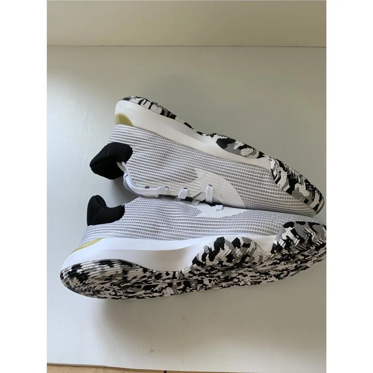 Adidas shoes - White 6