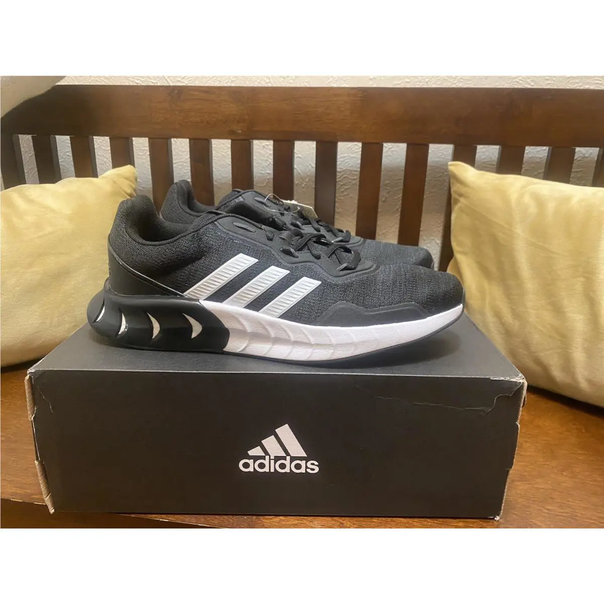 Adidas Men`s Kaptir Super Running Shoes Sz 10.5