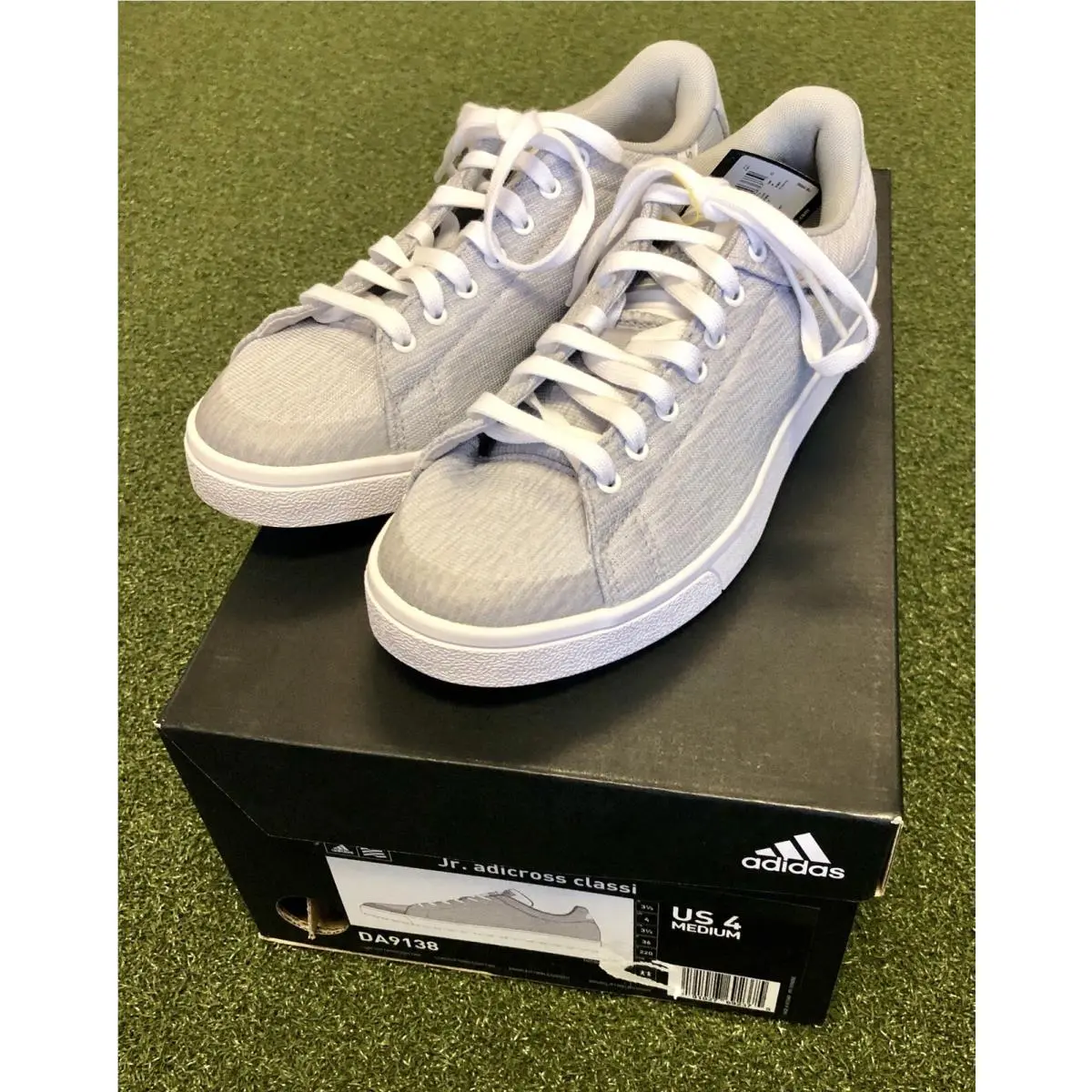 Adidas JR Adicross Classic Junior`s Spikeless Golf Shoe Size 4M Gray/white