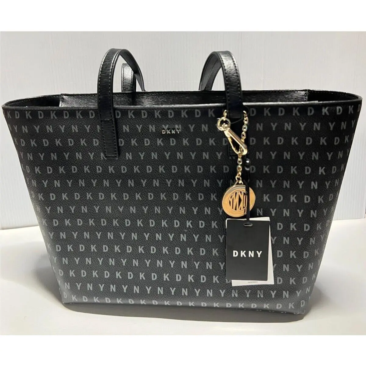 Dkny • Signature Black Leather Tote