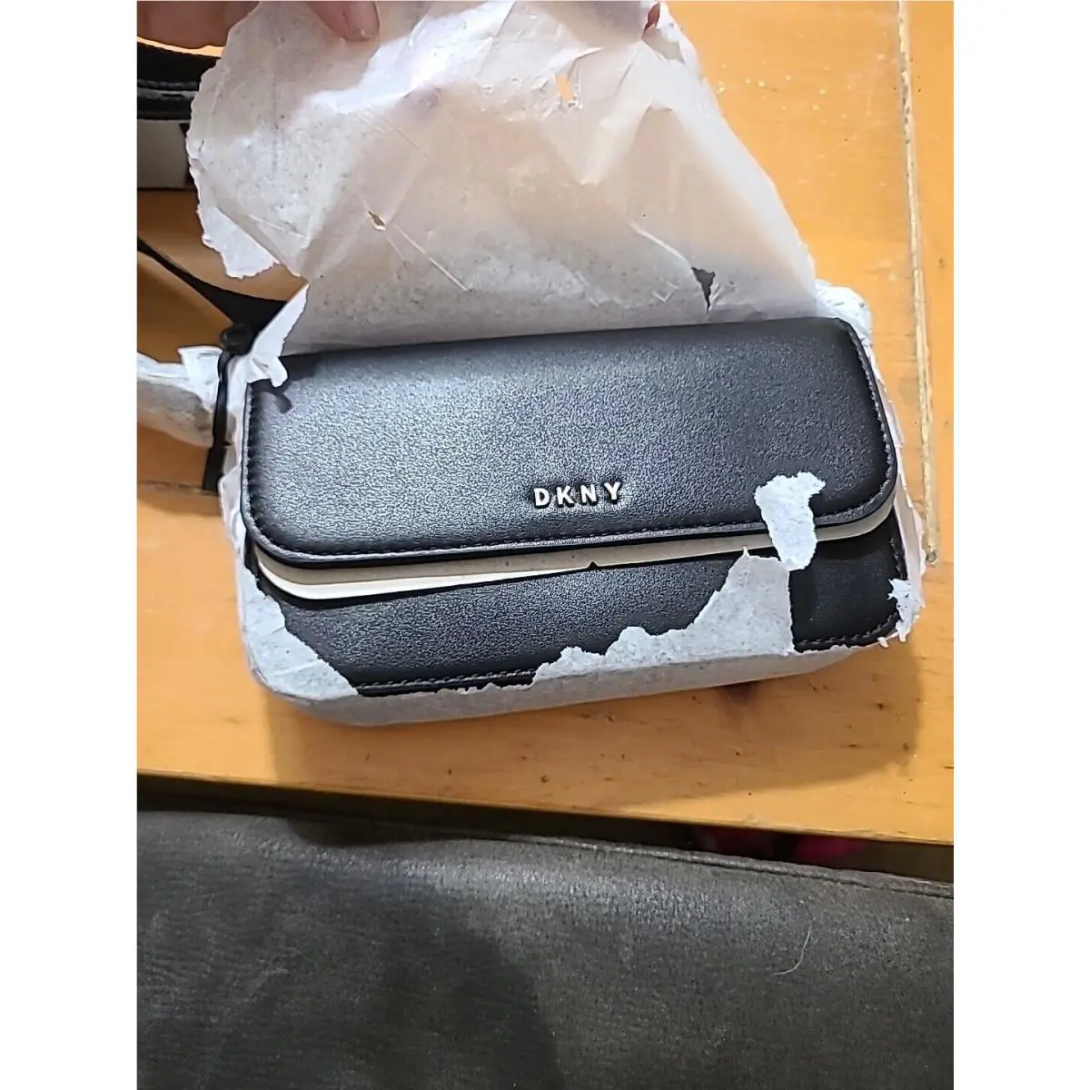 Dkny Winonna Flap Crossbody Bag Black
